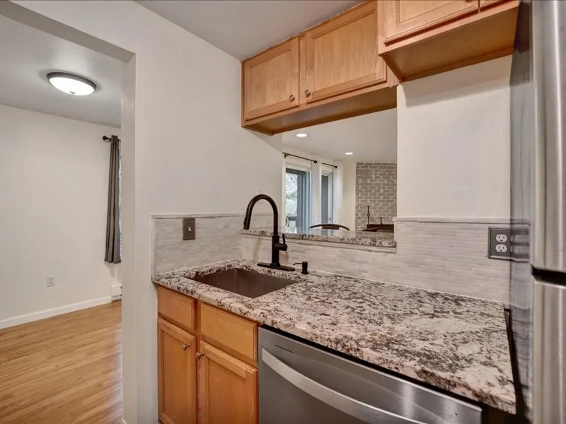 4727 176th Street SW #J12, Lynnwood, WA 98037
