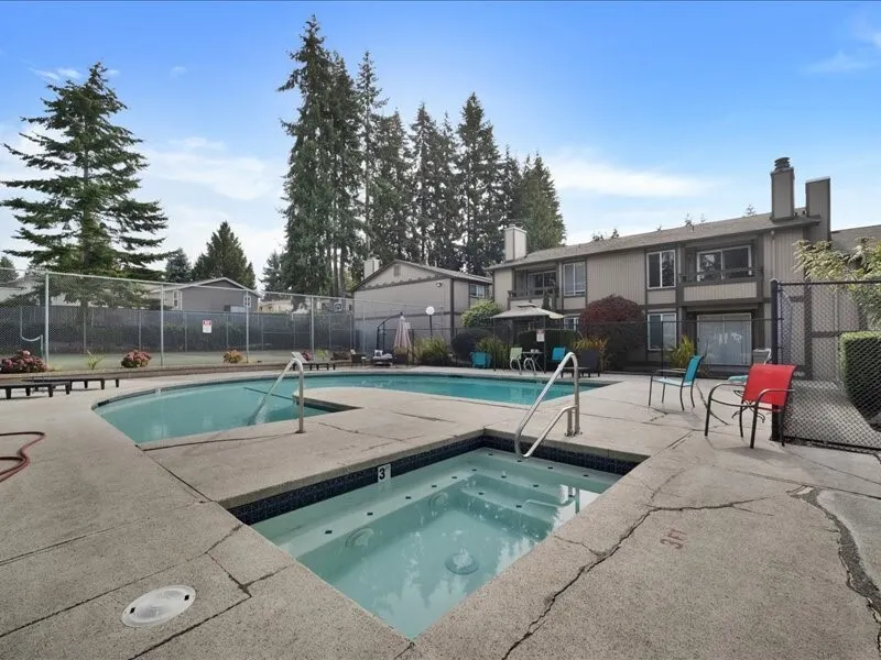 4727 176th Street SW #J12, Lynnwood, WA 98037