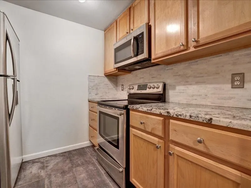 4727 176th Street SW #J12, Lynnwood, WA 98037