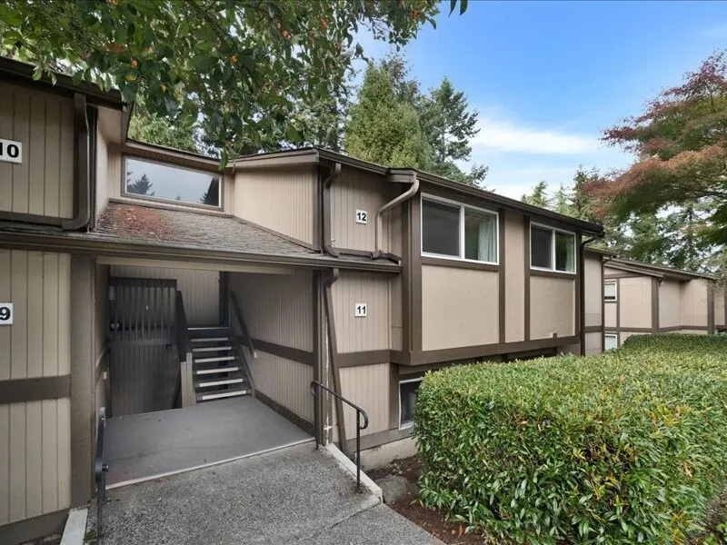 4727 176th Street SW #J12, Lynnwood, WA 98037