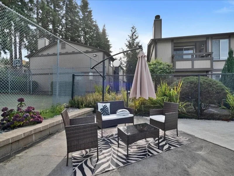 4727 176th Street SW #J12, Lynnwood, WA 98037