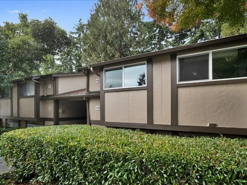 4727 176th Street SW #J12, Lynnwood, WA 98037