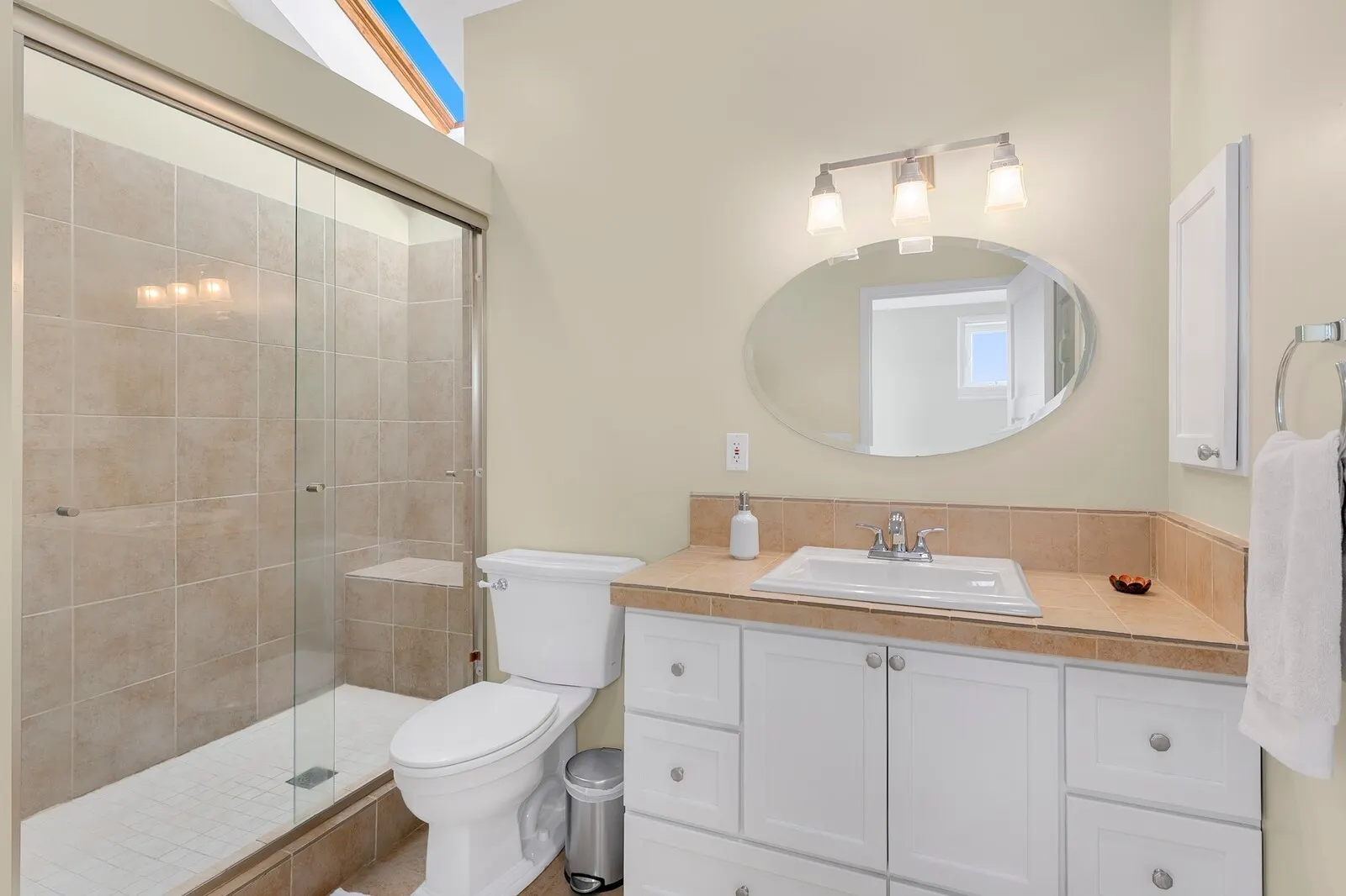3027 38th Avenue W, Seattle, WA 98199