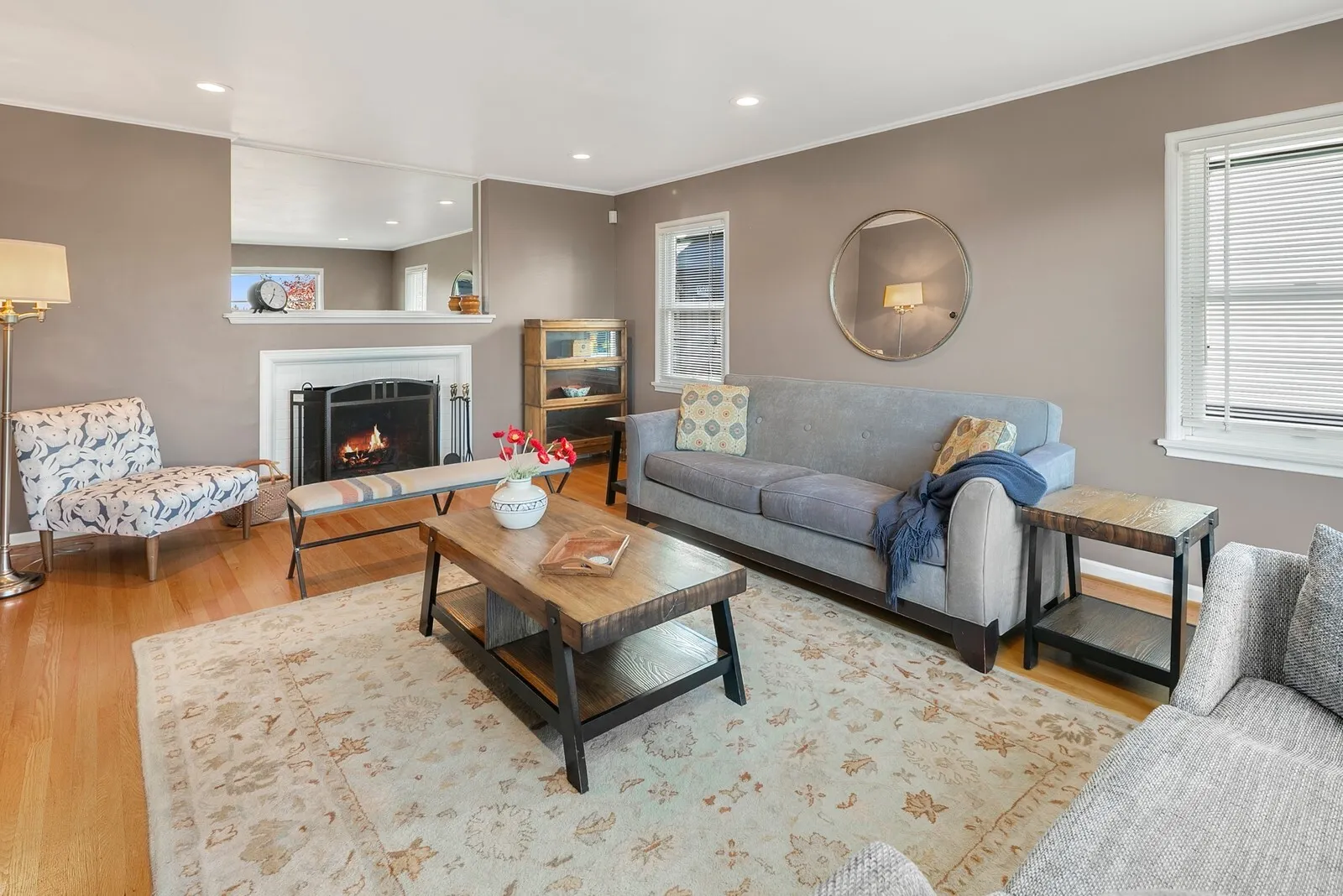 3027 38th Avenue W, Seattle, WA 98199