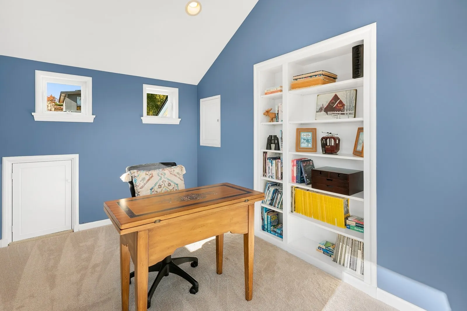 3027 38th Avenue W, Seattle, WA 98199