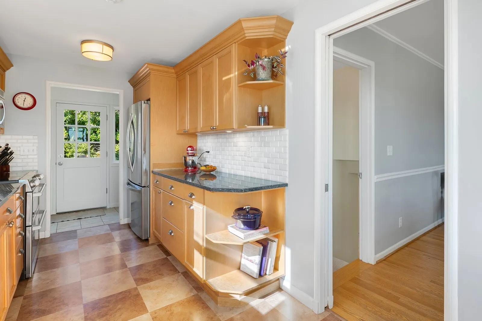 3027 38th Avenue W, Seattle, WA 98199