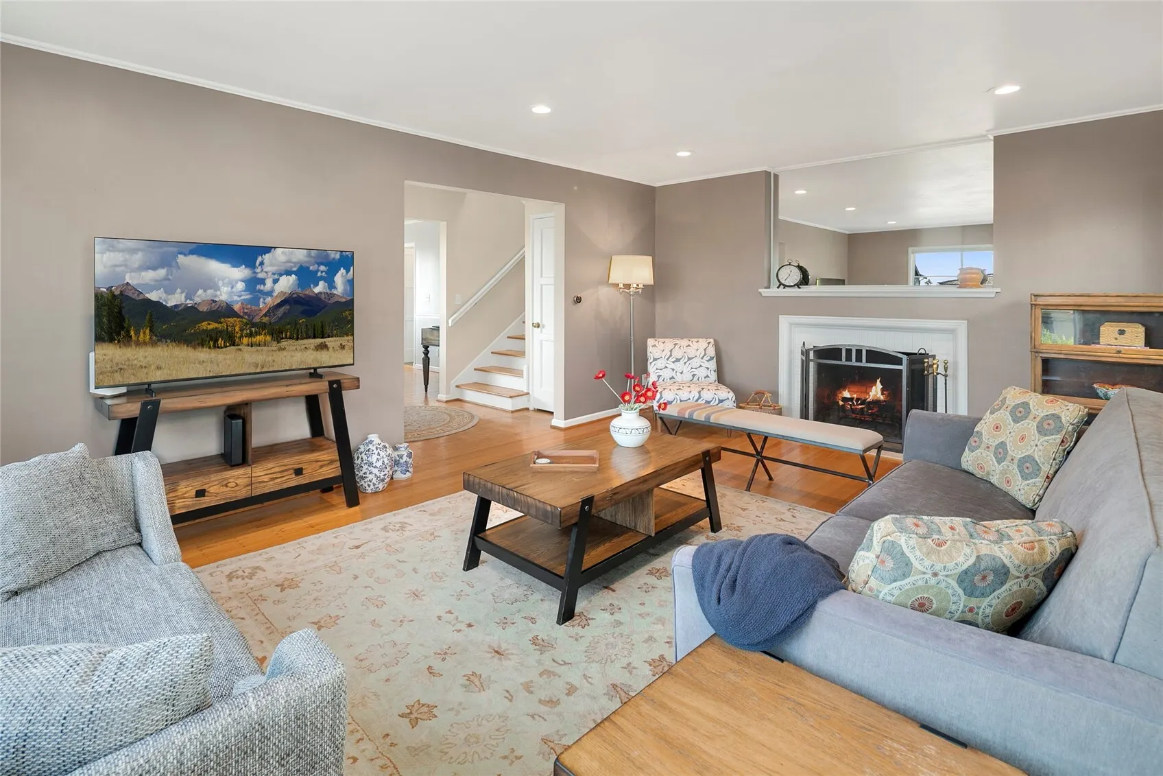 3027 38th Avenue W, Seattle, WA 98199