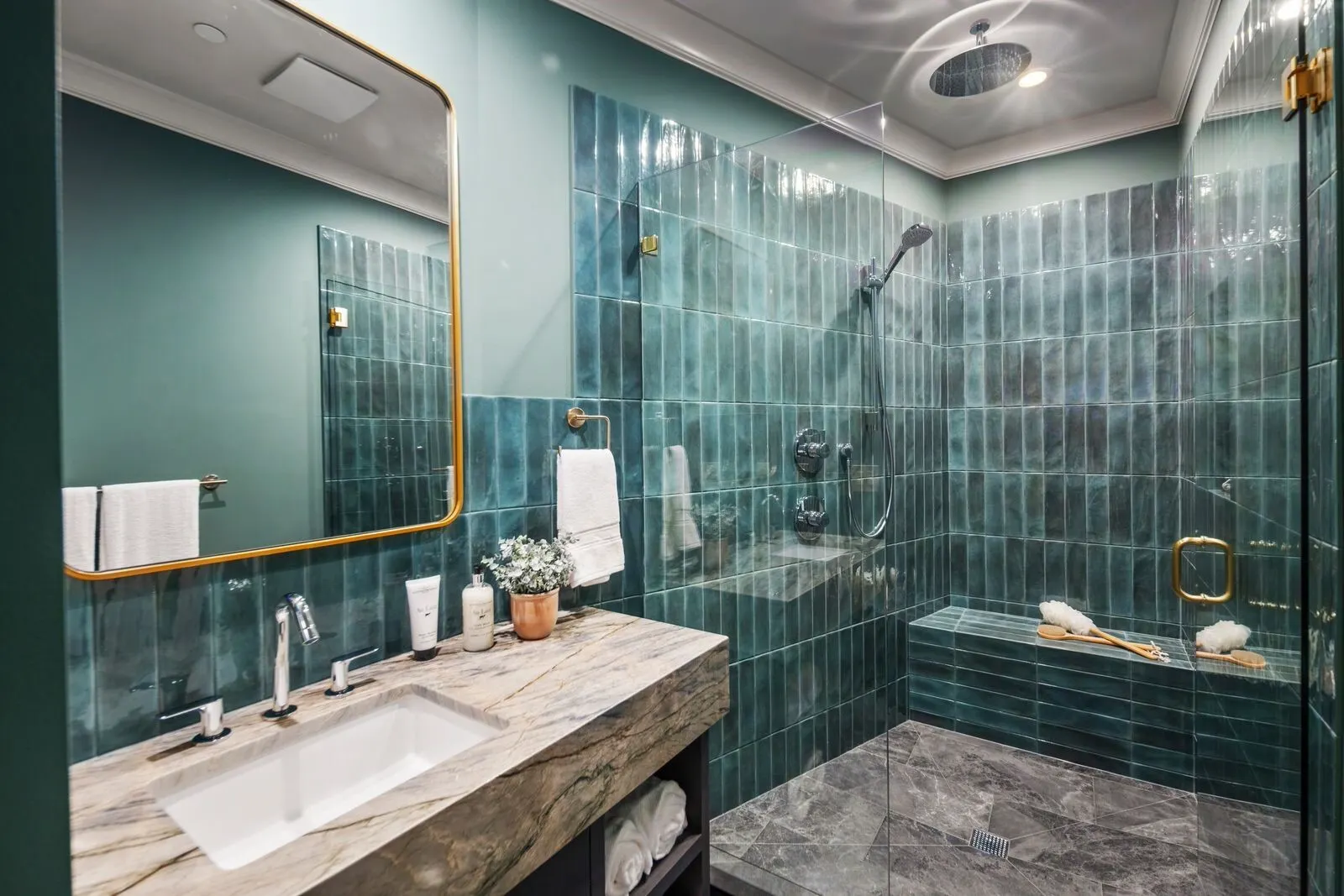 7128 NE 119th Lane , Kirkland, WA 98034