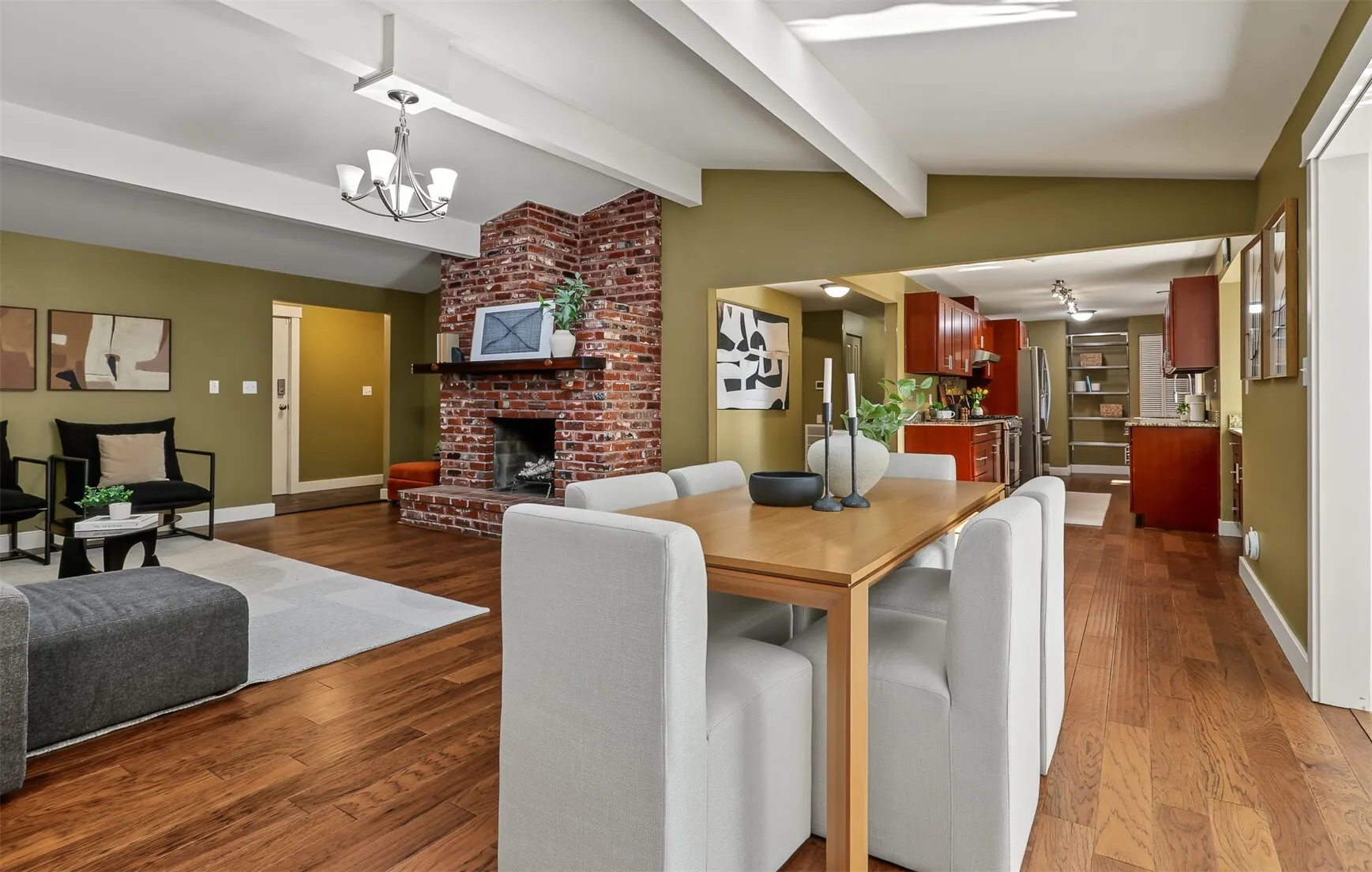 2526 204th Street SW, Lynnwood, WA 98036