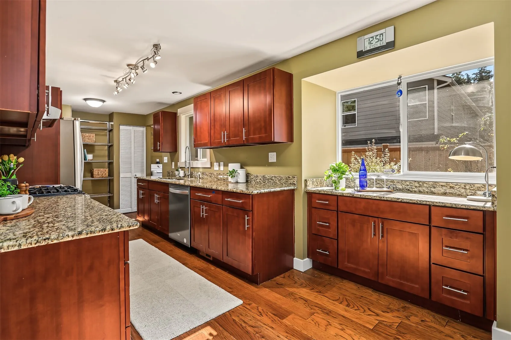 2526 204th Street SW, Lynnwood, WA 98036