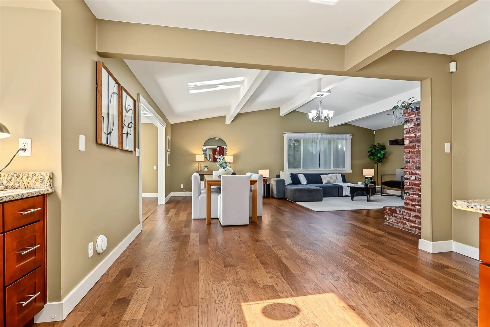 2526 204th Street SW, Lynnwood, WA 98036