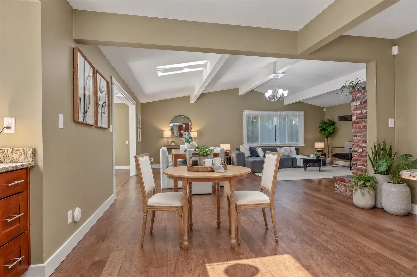 2526 204th Street SW, Lynnwood, WA 98036