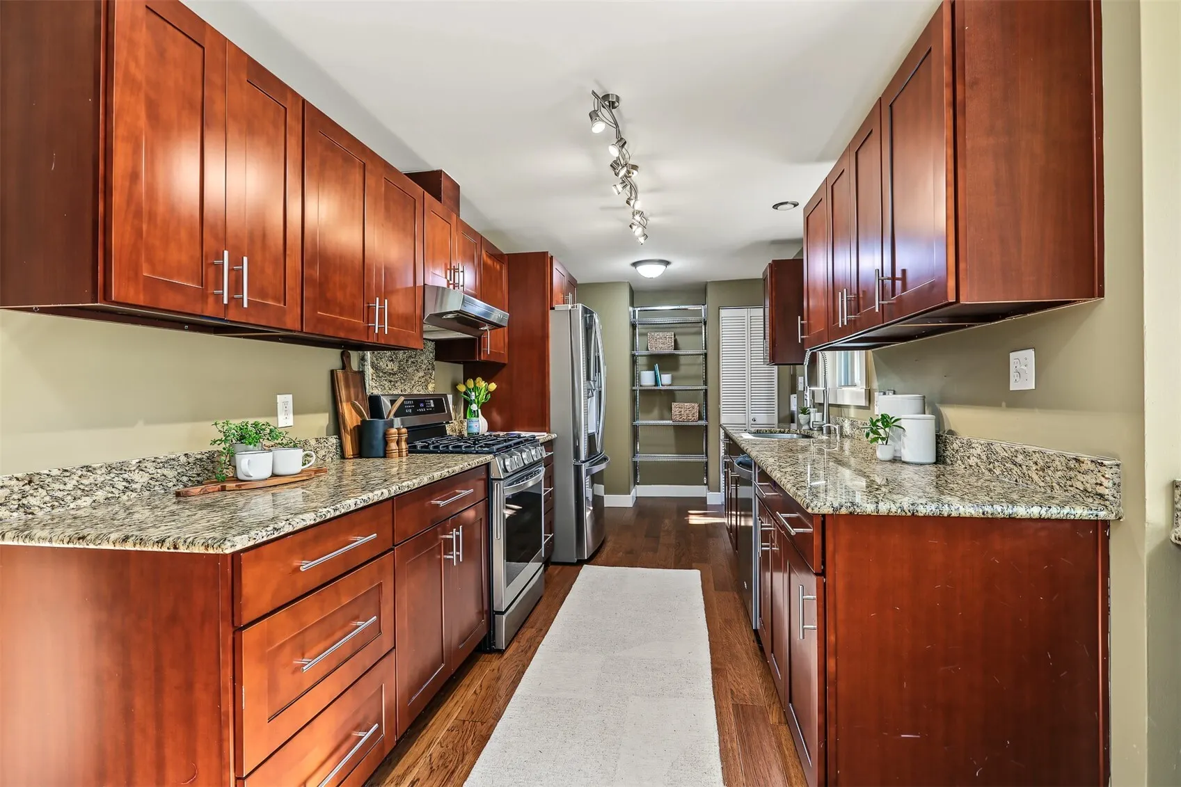 2526 204th Street SW, Lynnwood, WA 98036