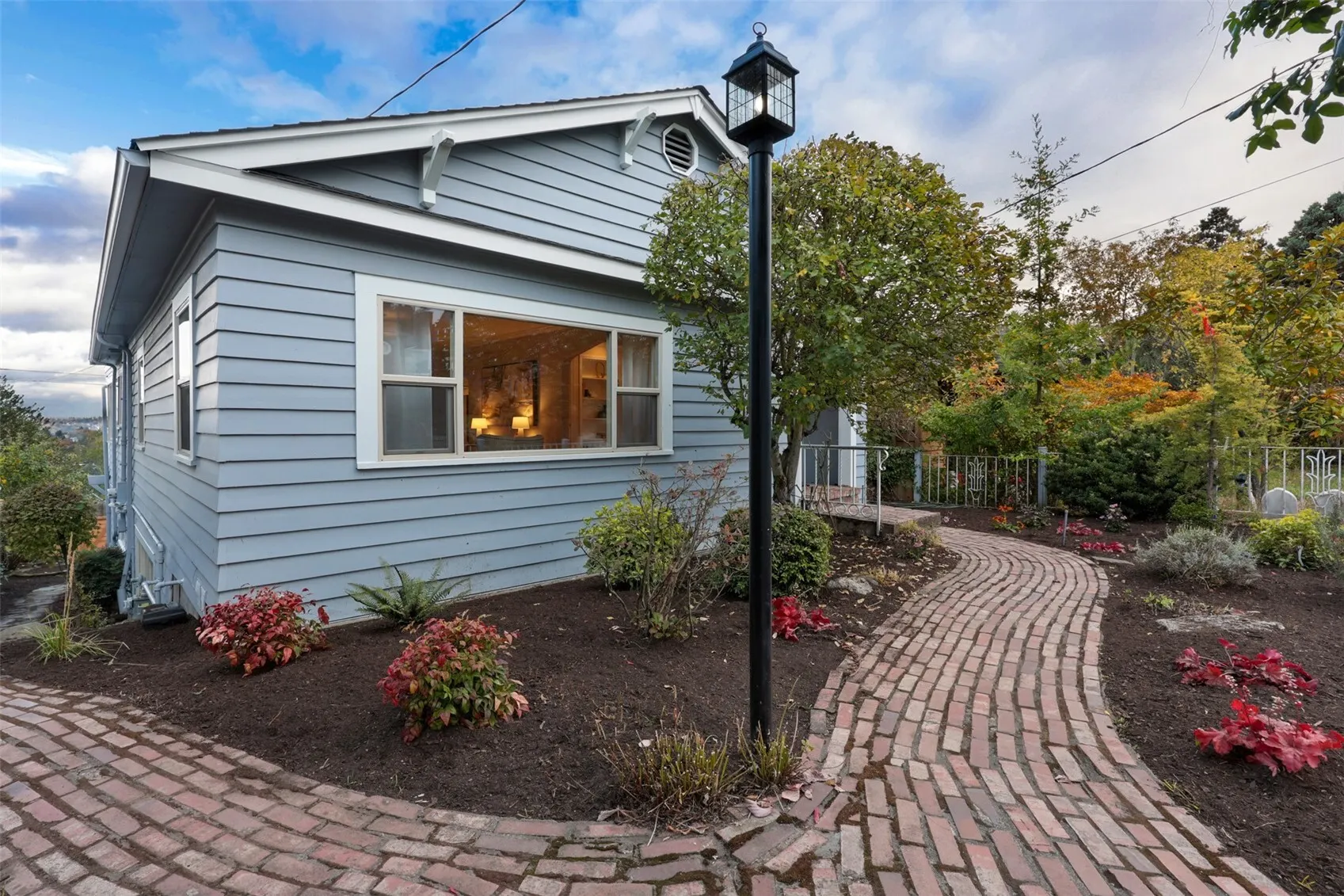 3840 34th Avenue SW, Seattle, WA 98126