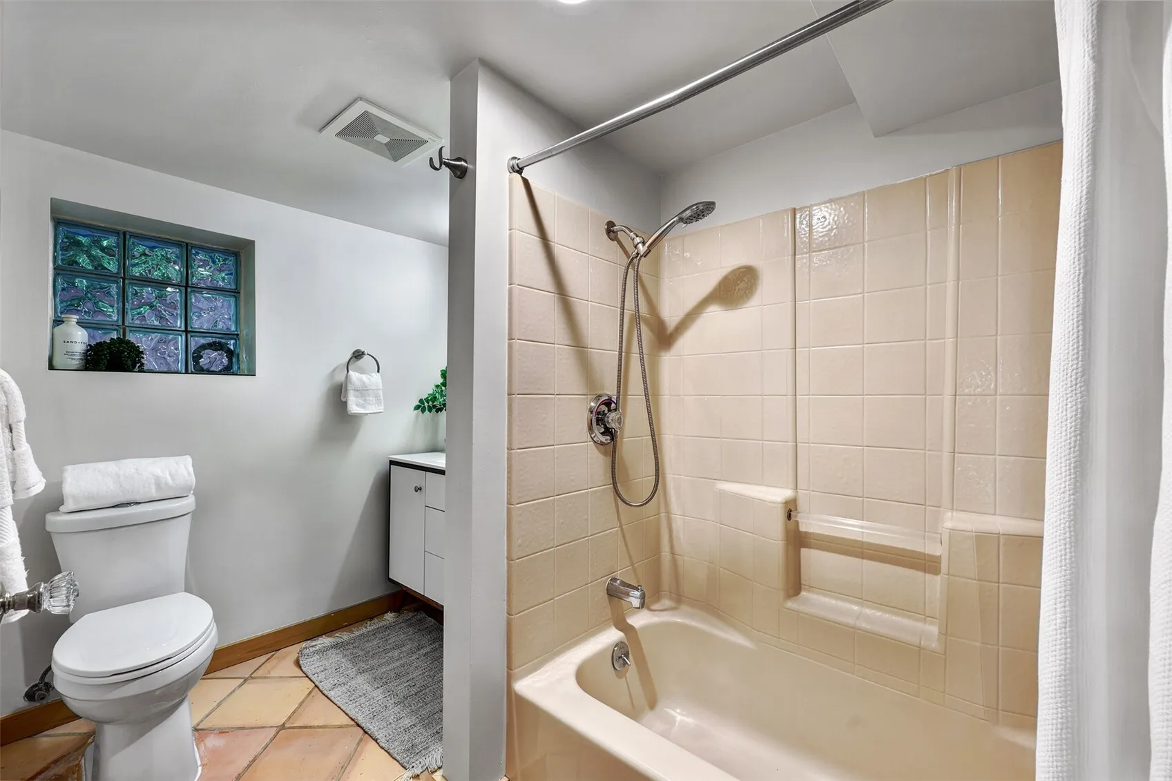 3840 34th Avenue SW, Seattle, WA 98126