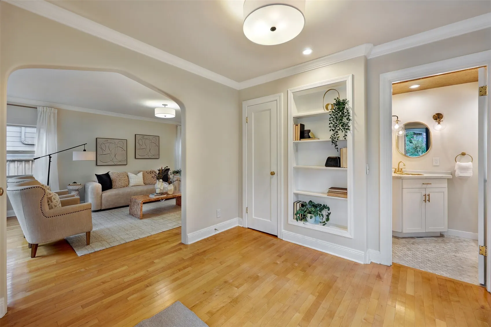 3840 34th Avenue SW, Seattle, WA 98126