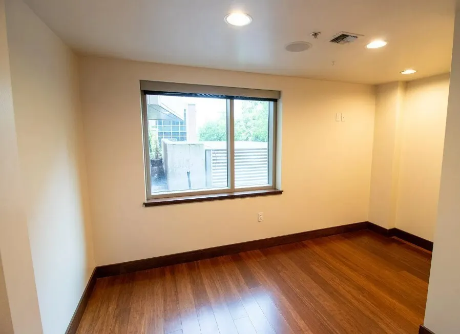 10660 NE 9th Place , Bellevue, WA 98004