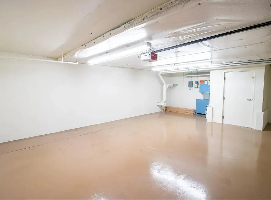 10660 NE 9th Place , Bellevue, WA 98004
