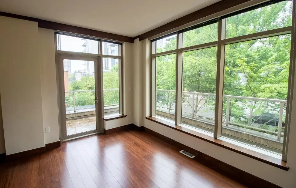10660 NE 9th Place , Bellevue, WA 98004
