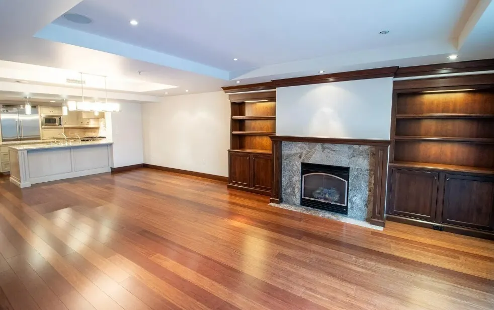10660 NE 9th Place , Bellevue, WA 98004
