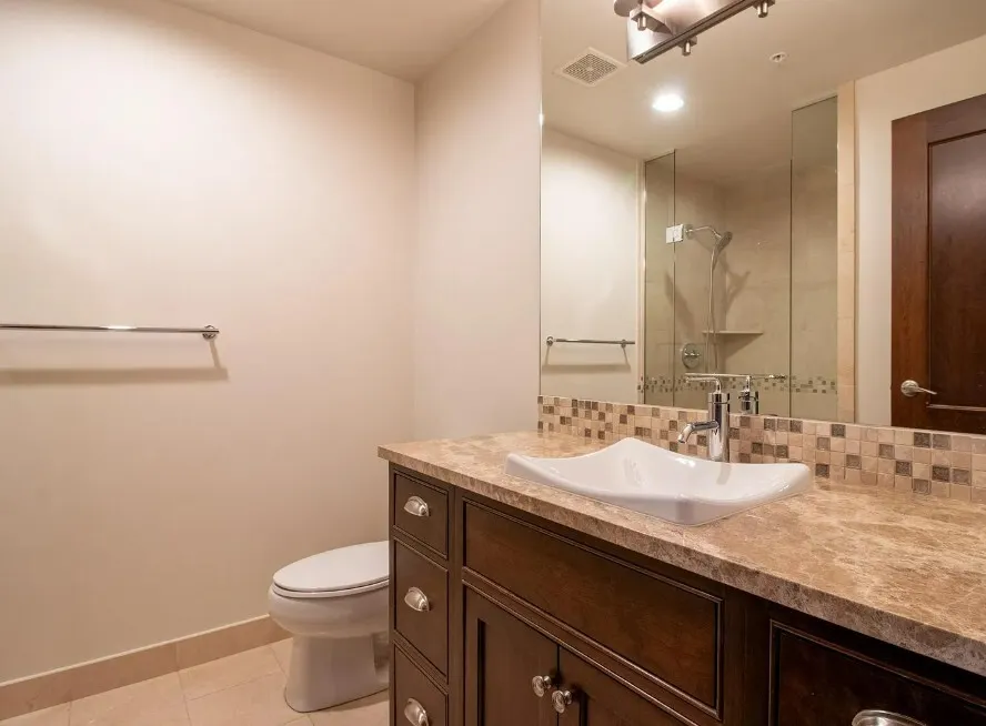 10660 NE 9th Place , Bellevue, WA 98004
