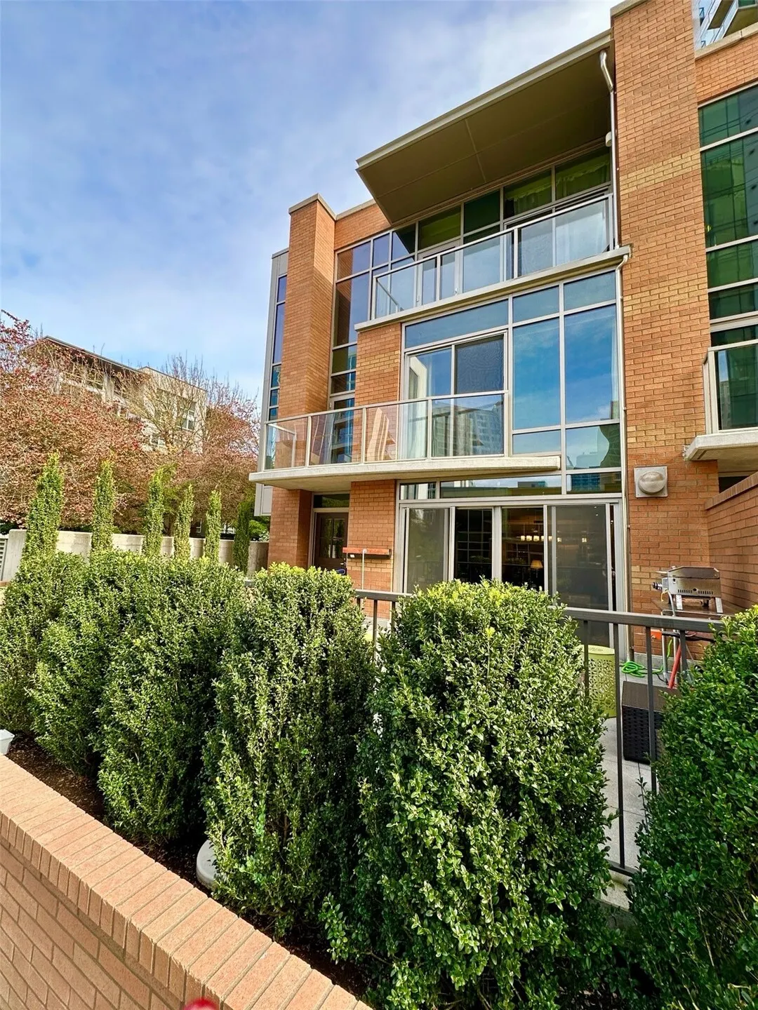 10660 NE 9th Place , Bellevue, WA 98004
