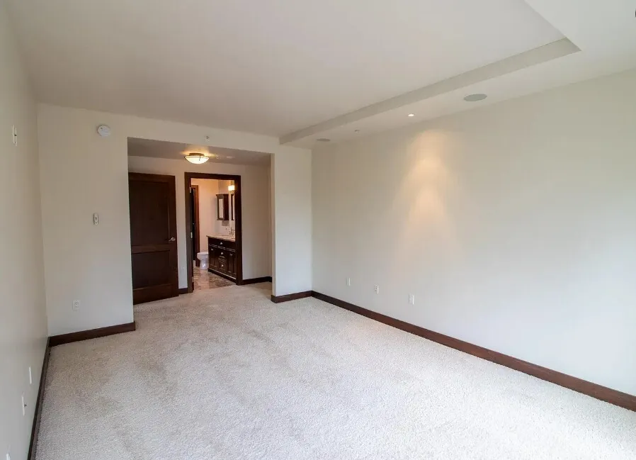 10660 NE 9th Place , Bellevue, WA 98004