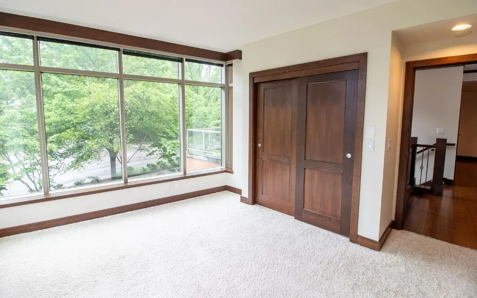 10660 NE 9th Place , Bellevue, WA 98004