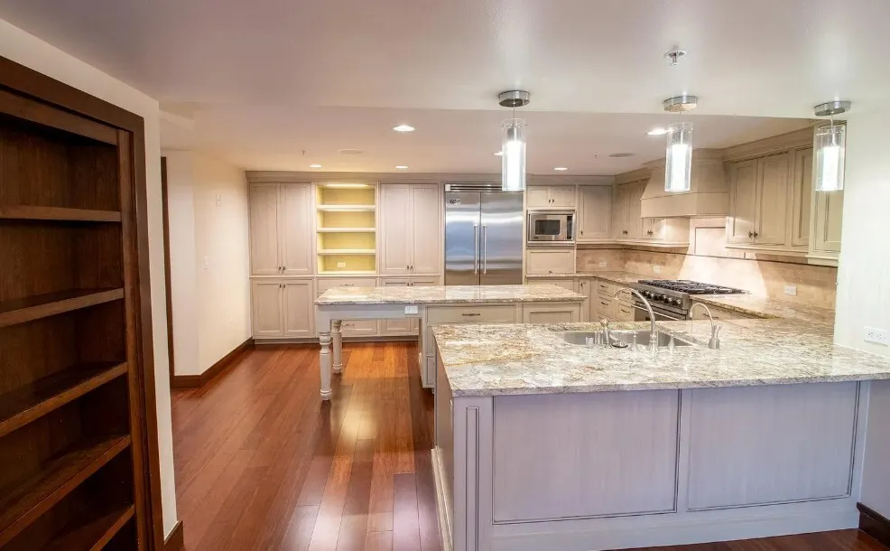 10660 NE 9th Place , Bellevue, WA 98004