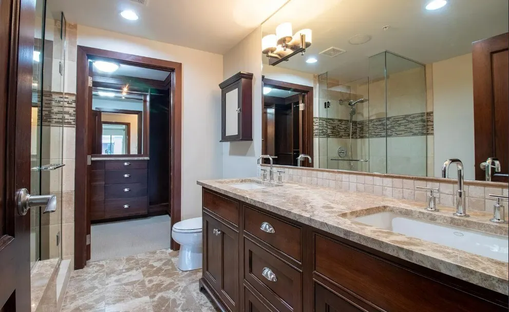 10660 NE 9th Place , Bellevue, WA 98004