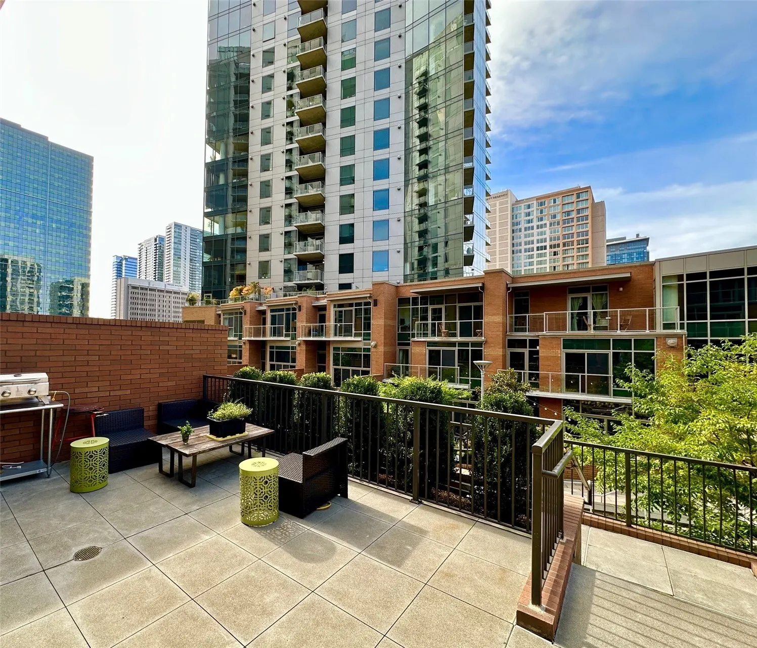 10660 NE 9th Place , Bellevue, WA 98004