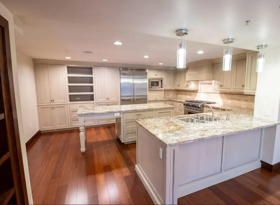 10660 NE 9th Place , Bellevue, WA 98004