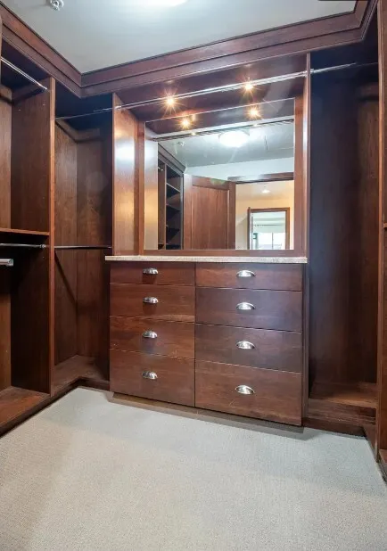 10660 NE 9th Place , Bellevue, WA 98004