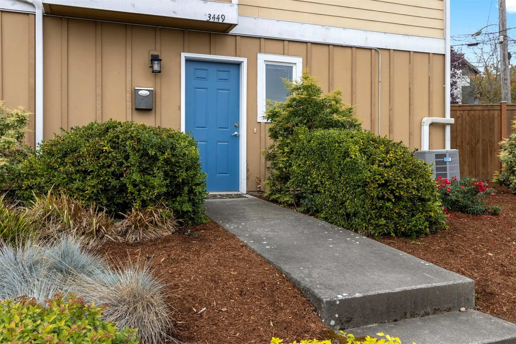 3449 Gilman Avenue W, Seattle, WA 98199