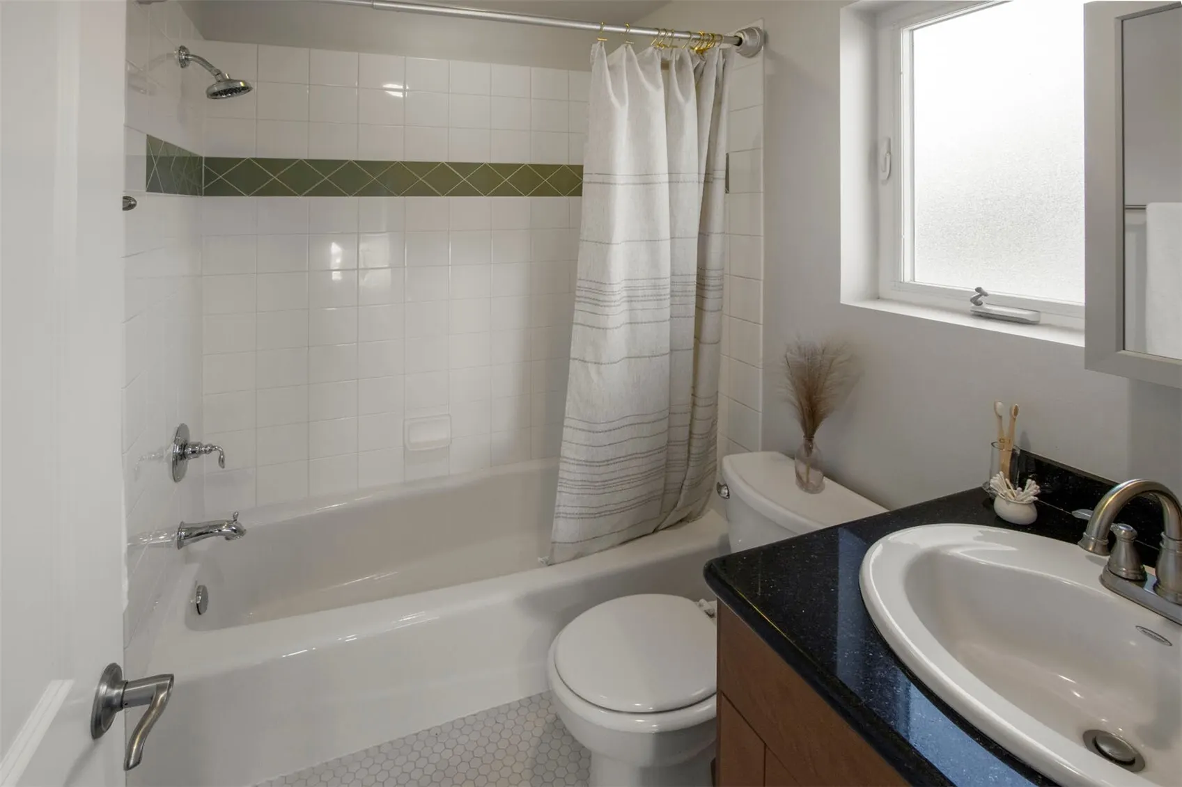 3449 Gilman Avenue W, Seattle, WA 98199