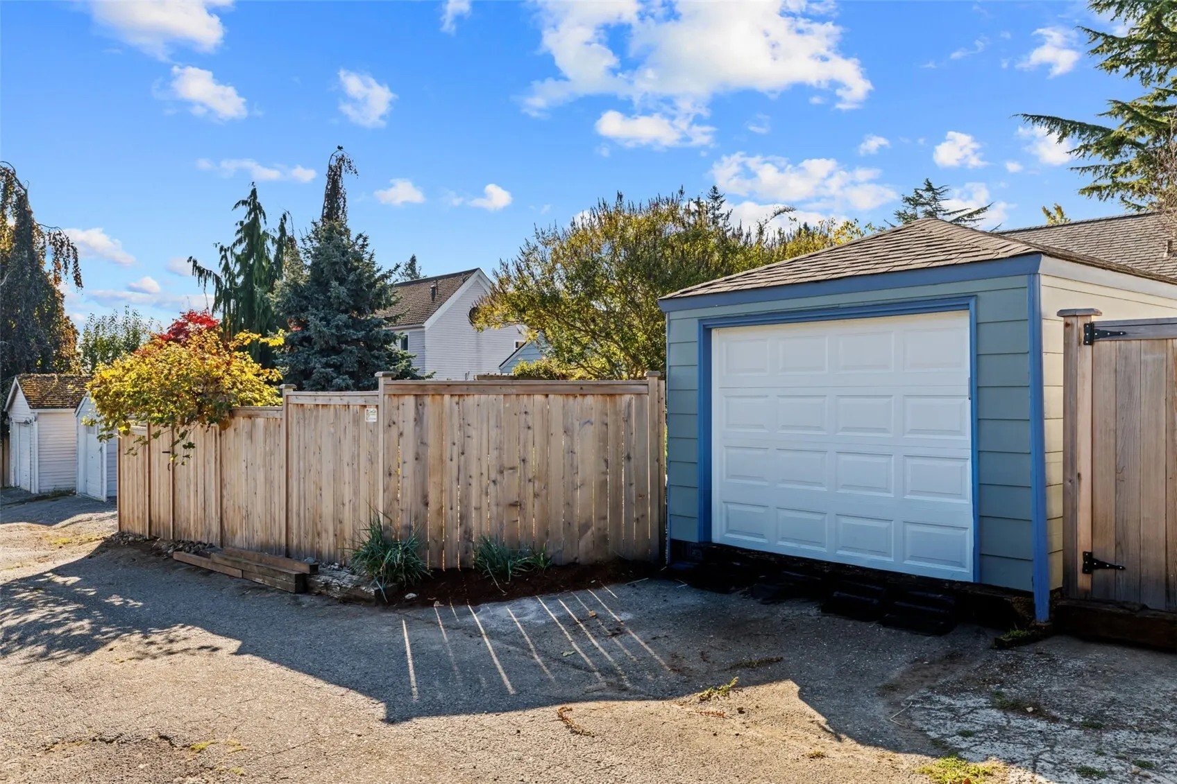 7530 31st Avenue NW, Seattle, WA 98117