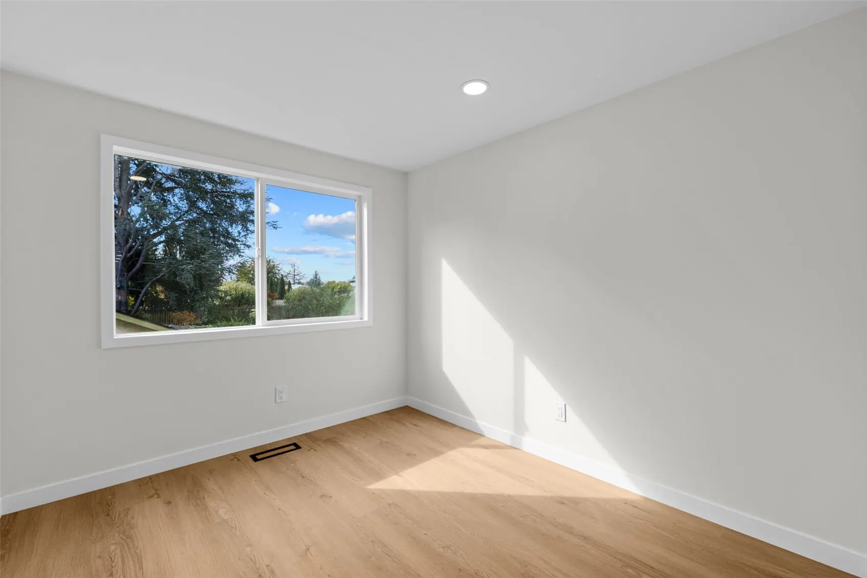 13242 118th Place NE, Kirkland, WA 98034