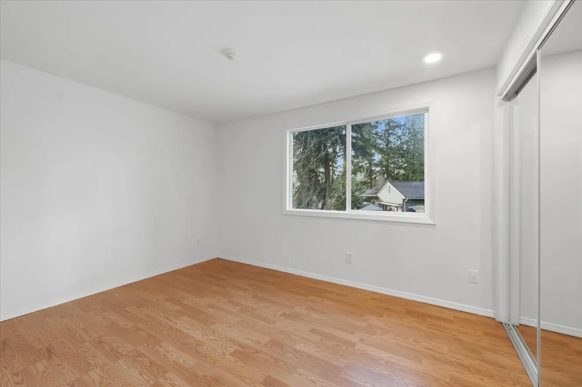 7031 210th Street SW #B, Lynnwood, WA 98036