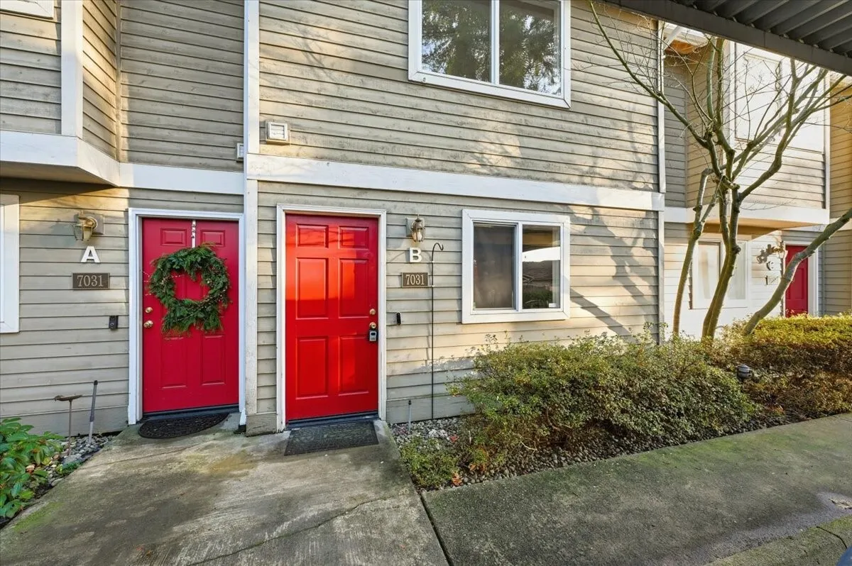 7031 210th Street SW #B, Lynnwood, WA 98036