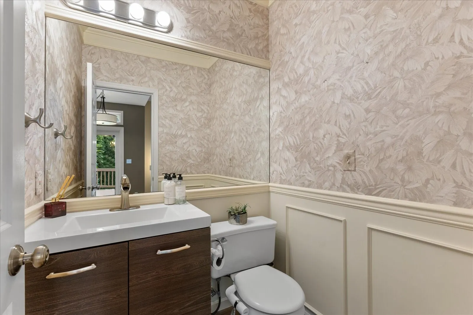 17319 213th Avenue NE, Woodinville, WA 98077