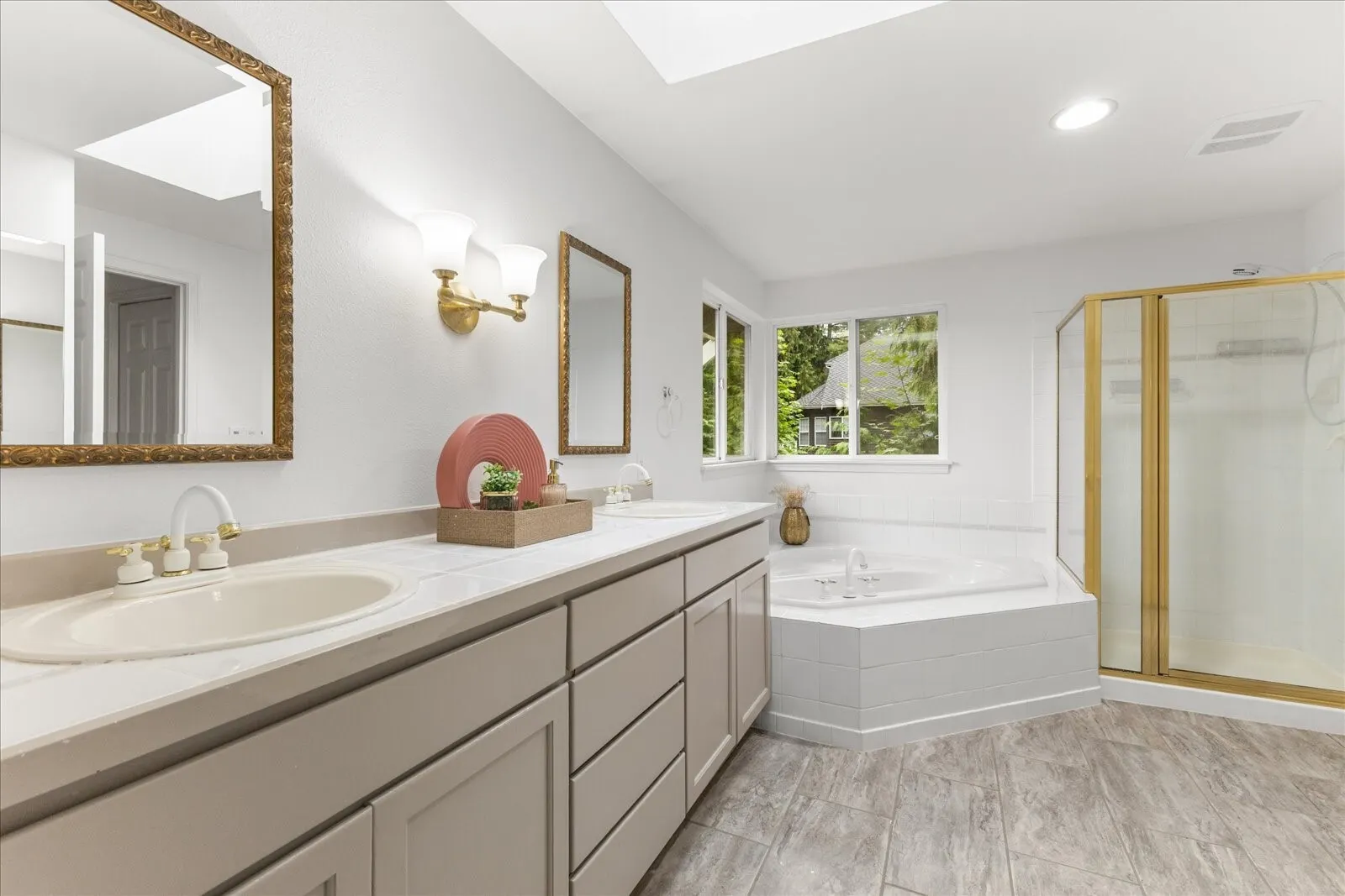 17319 213th Avenue NE, Woodinville, WA 98077