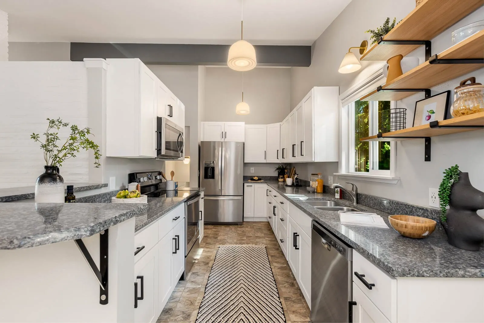 5502 191st Street SW, Lynnwood, WA 98036