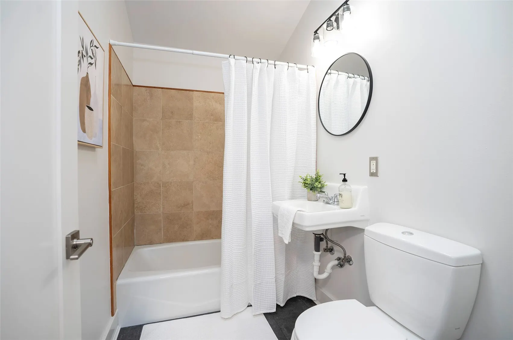 8738 Hamlet Avenue S, Seattle, WA 98118