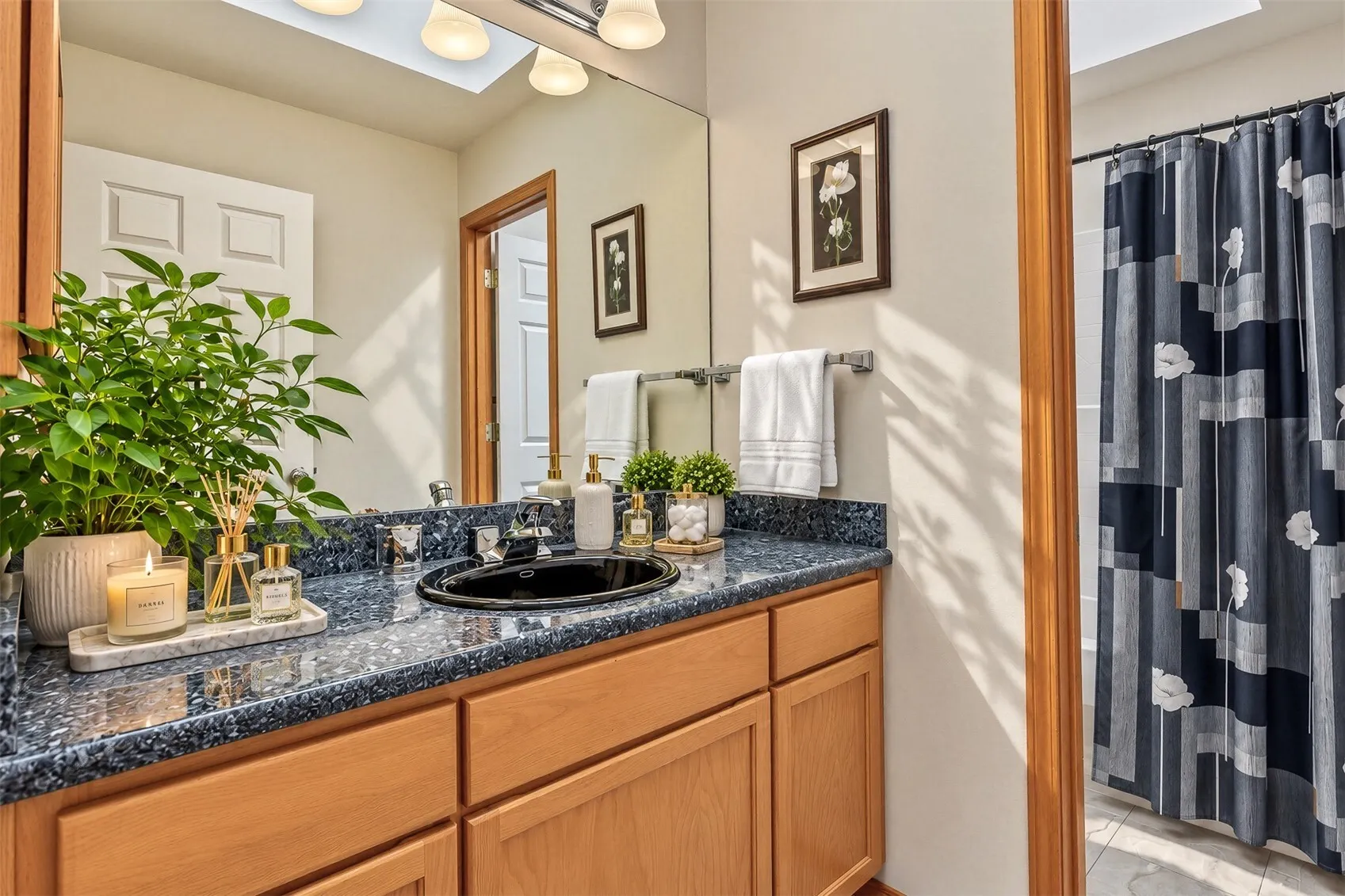20410 80th Avenue NE, Bothell, WA 98028
