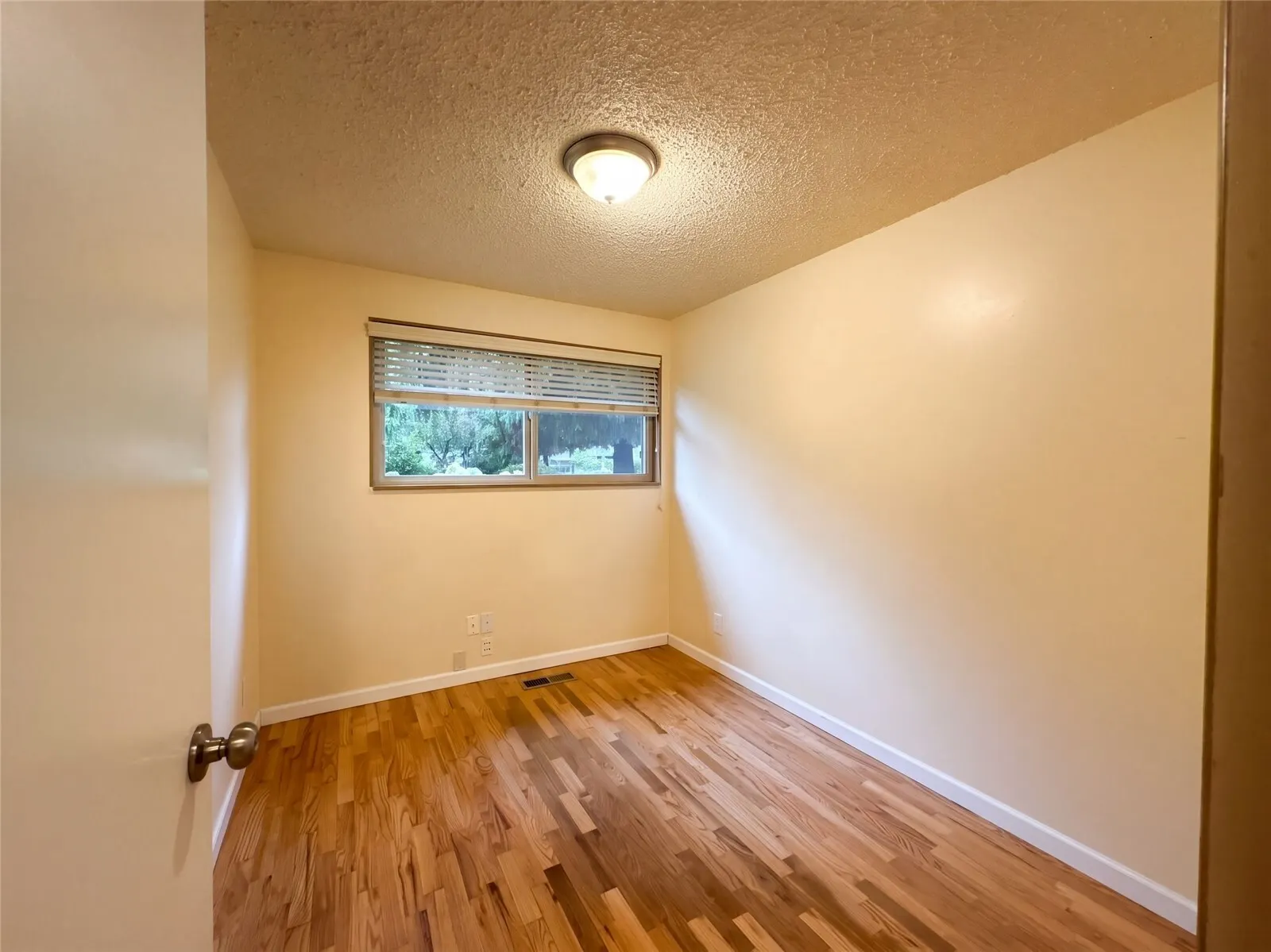 10401 130th Street , Kirkland, WA 98034