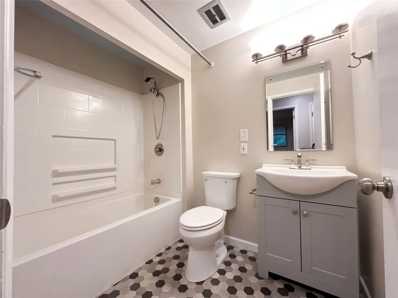 10401 130th Street , Kirkland, WA 98034