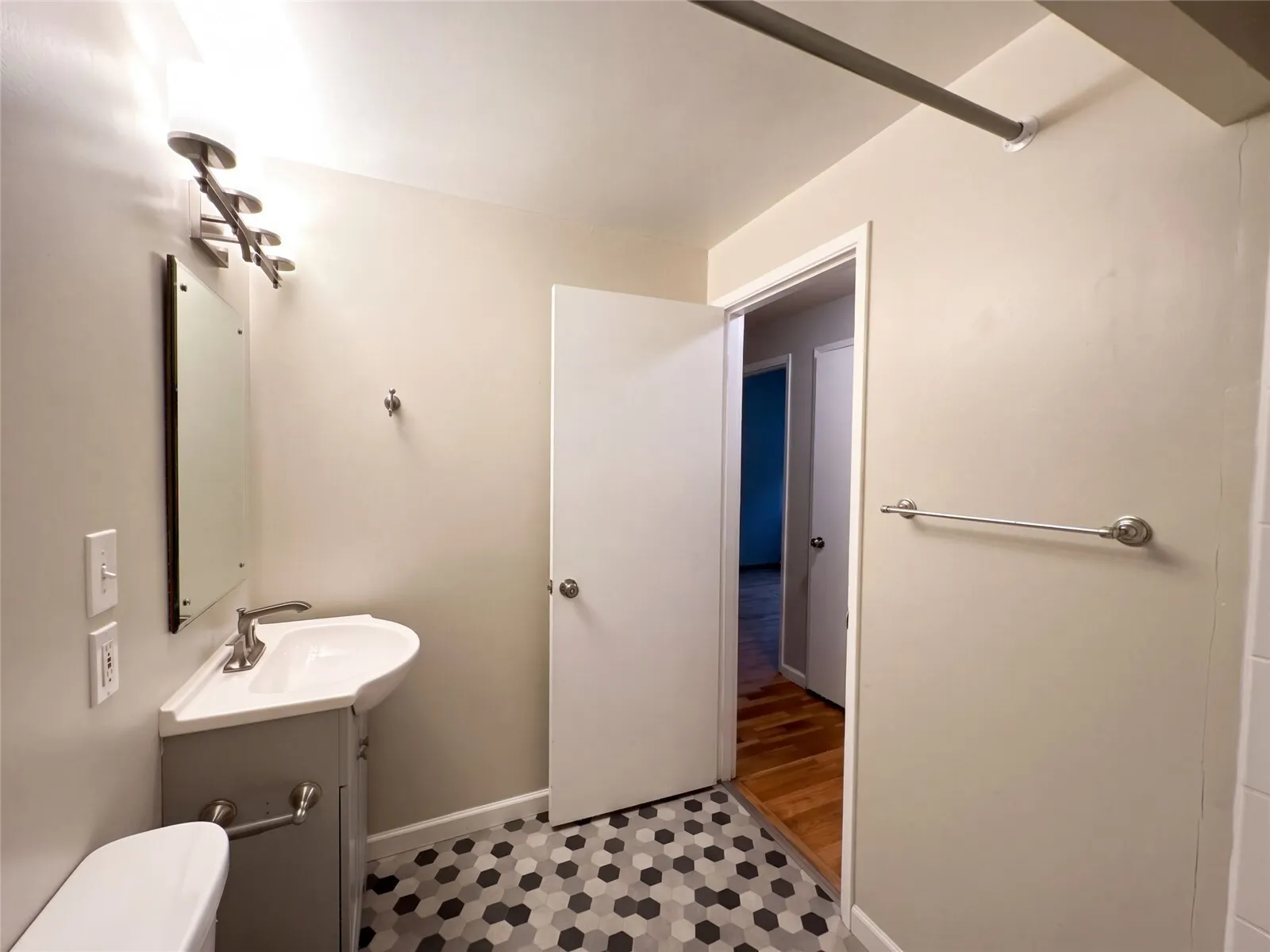 10401 130th Street , Kirkland, WA 98034