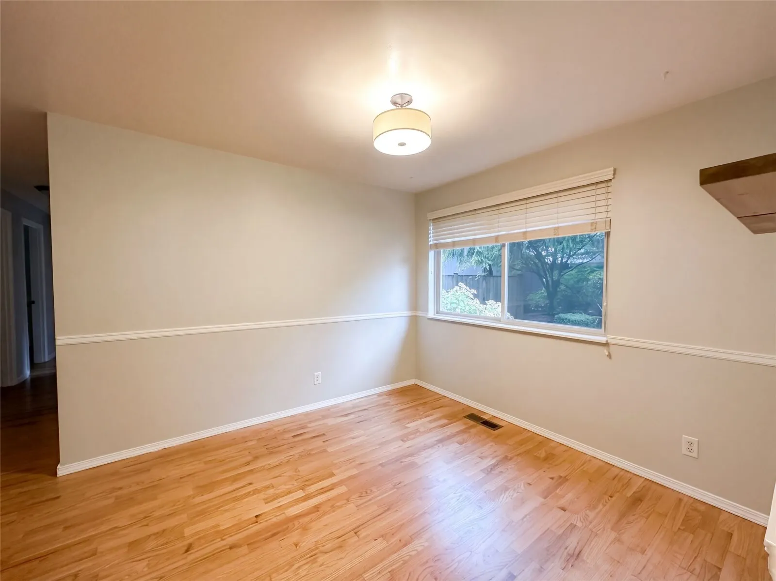 10401 130th Street , Kirkland, WA 98034