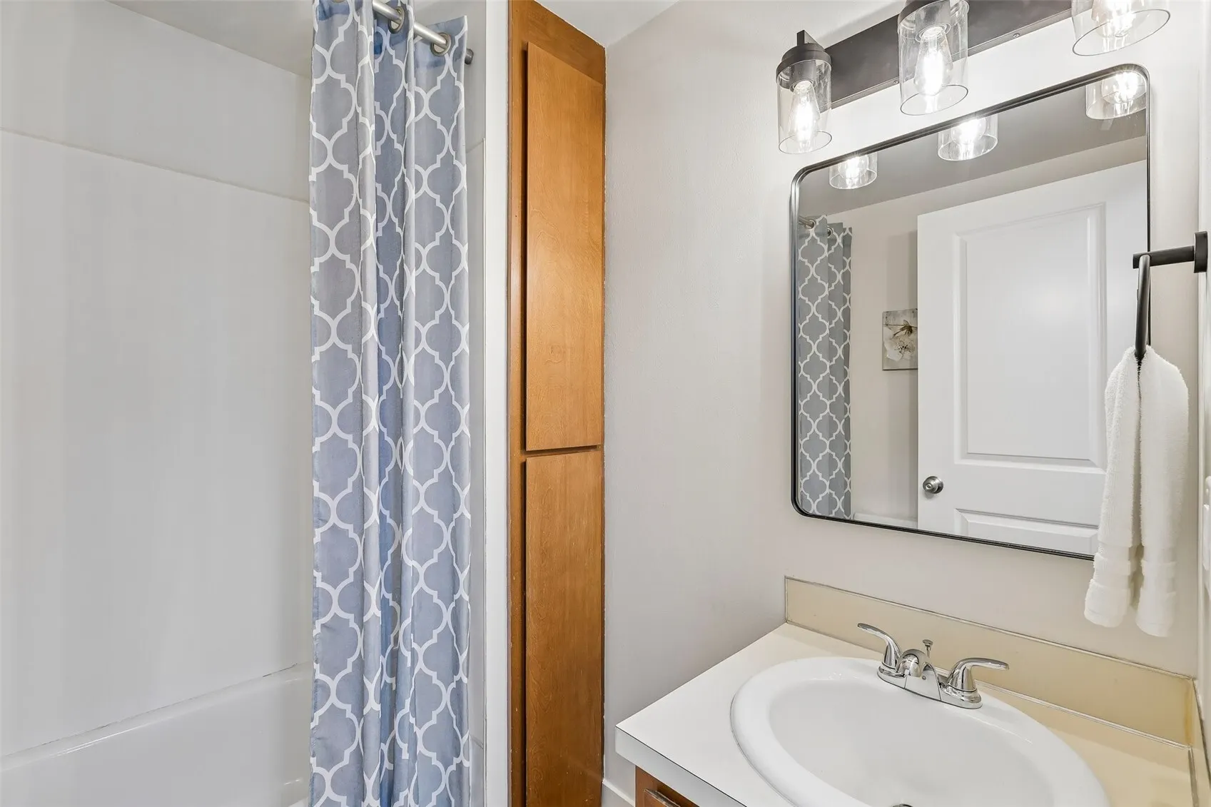 20731 54th Avenue W, Lynnwood, WA 98036