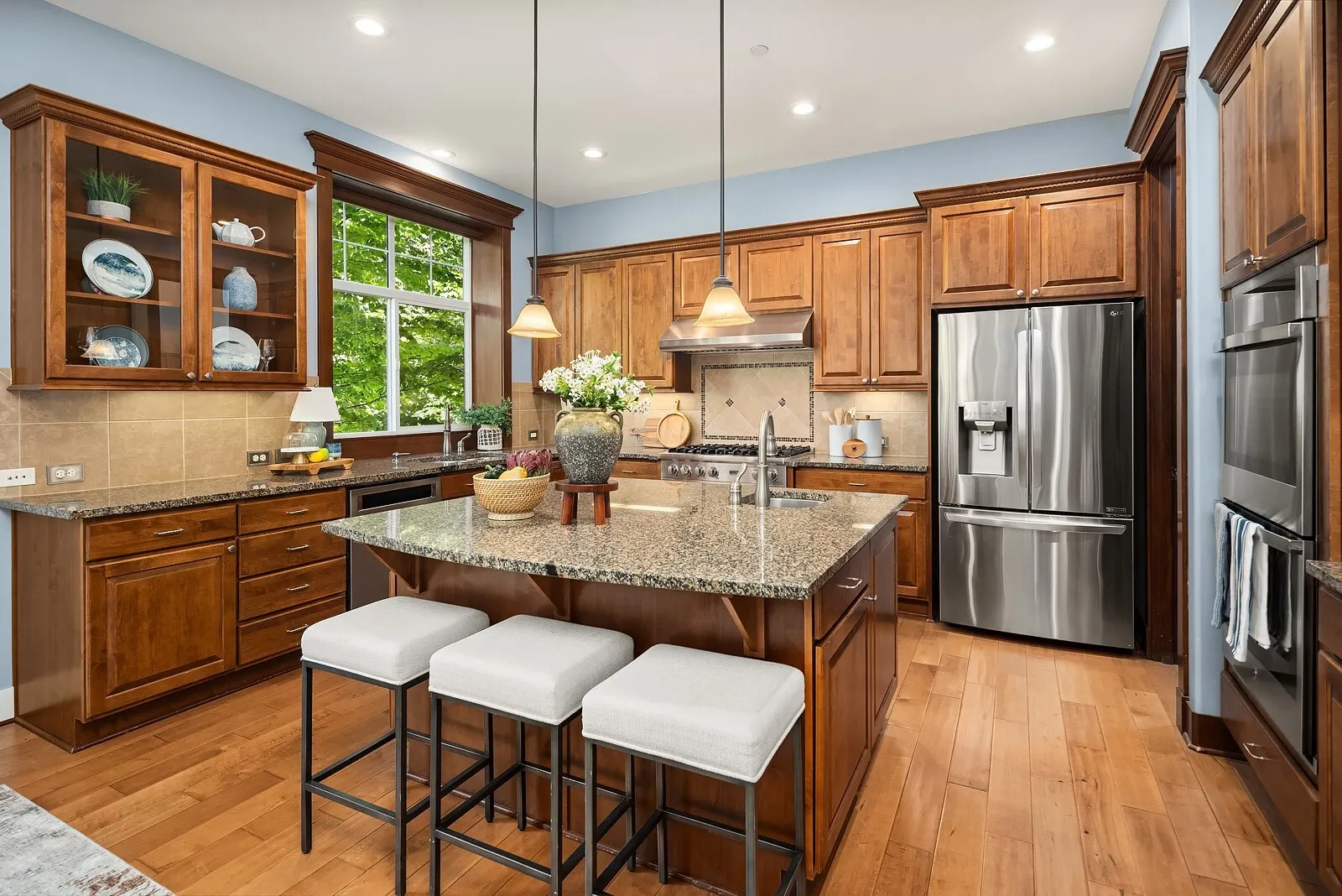 2534 NW Stoney Creek Drive , Issaquah, WA 98027